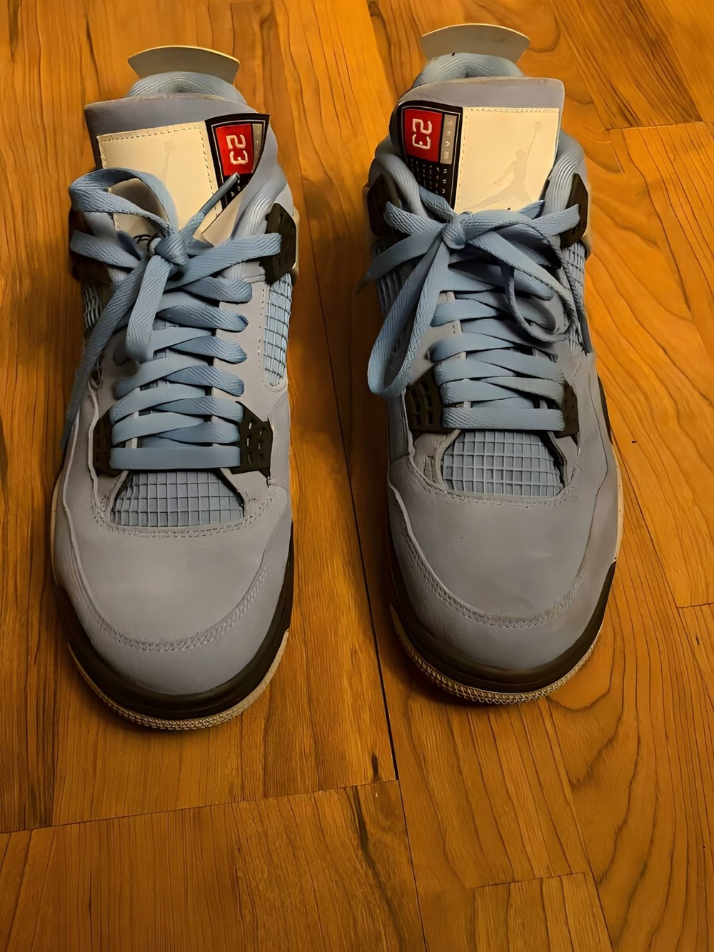 Air Jordan 4 Retro “University Blue” – Men’s Size 8